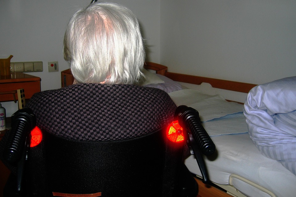 Was ist der Unterschied zwischen Alzheimer und Demenz? Alle wichtigen Fakten im Überblick
