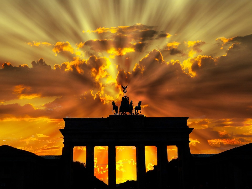 Berlin plant nur noch kleine Wohnungen für Singles! Experten warnen vor finanziellen Nachteilen
