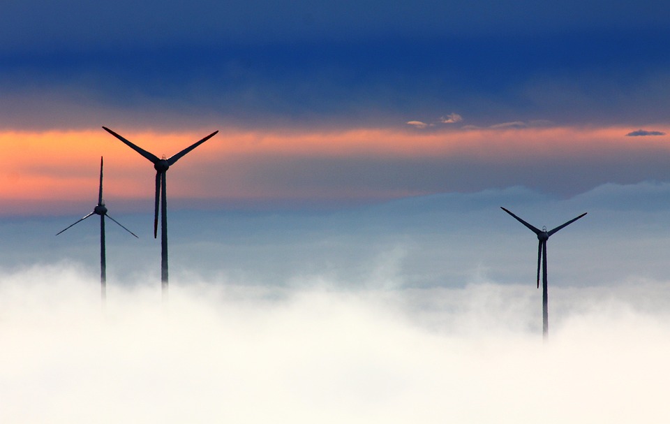 Warum Kleinwindkraftanlagen keine Alternative zu Mini-PV-Anlagen sind – Verbraucherzentrale klärt auf [SEO: Kleinwindkraftanlagen, Alternative, Verbraucherzentrale Nordrhein-Westfalen]