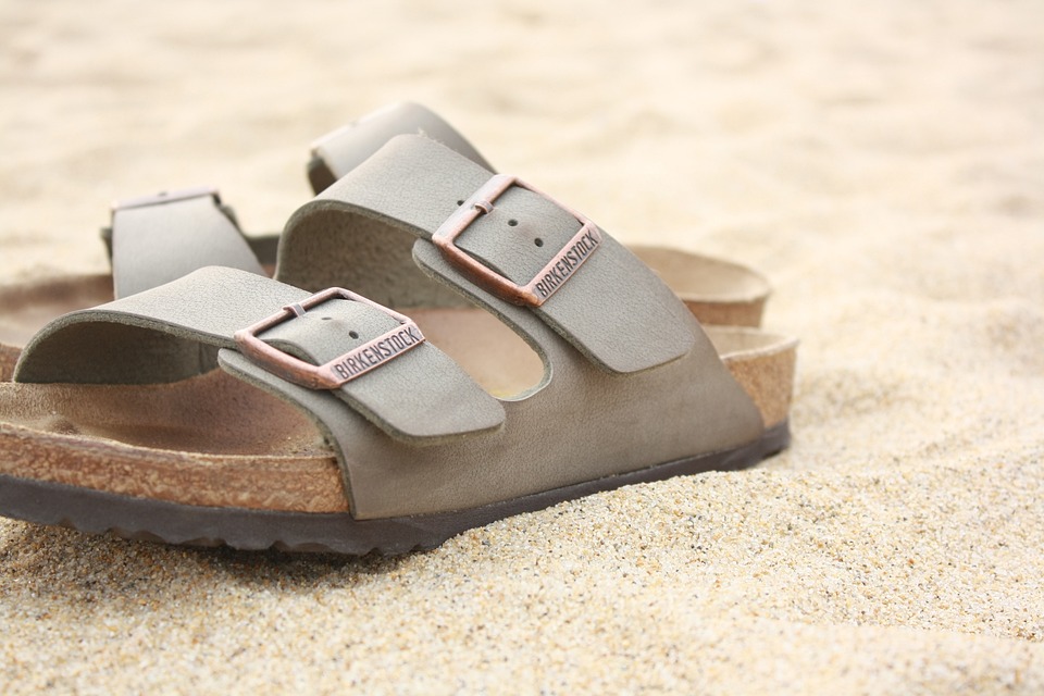 Birkenstock Börsengang: Aktie stürzt um 13 Prozent ab – Schlechter Start für den Sandalen-Hersteller