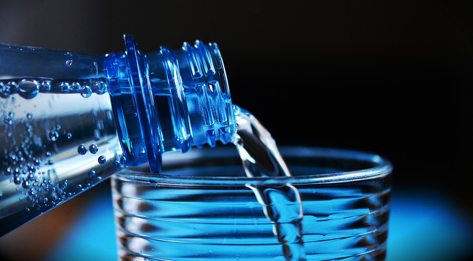 Trinkwasser in Deutschland: Qualität, Bedenken und praktische Tipps vom Finanzexperten