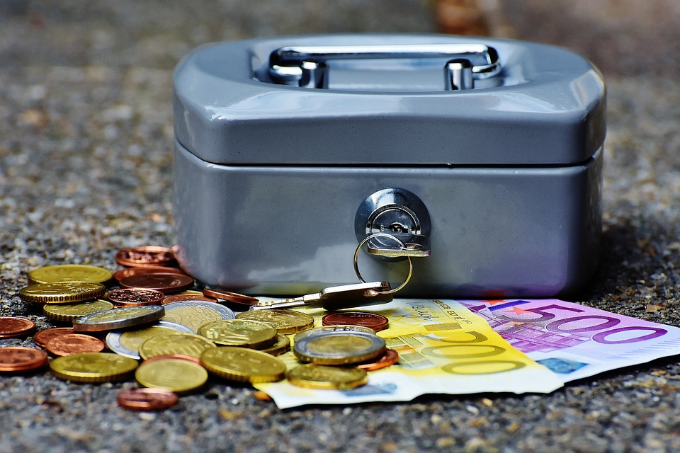 Bargeld bleibt beliebt: Umfrage zeigt, dass in Österreich und Deutschland immer noch am häufigsten mit Bargeld bezahlt wird.