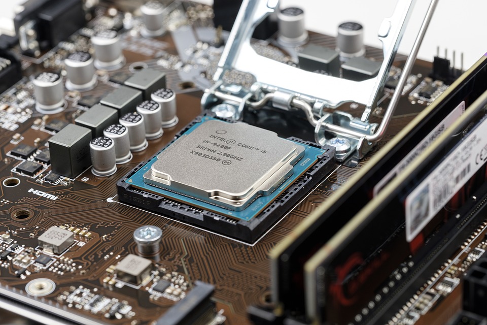 Intel in Magdeburg: Chancen und Bedenken für die Altmark – Finanzexperte analysiert