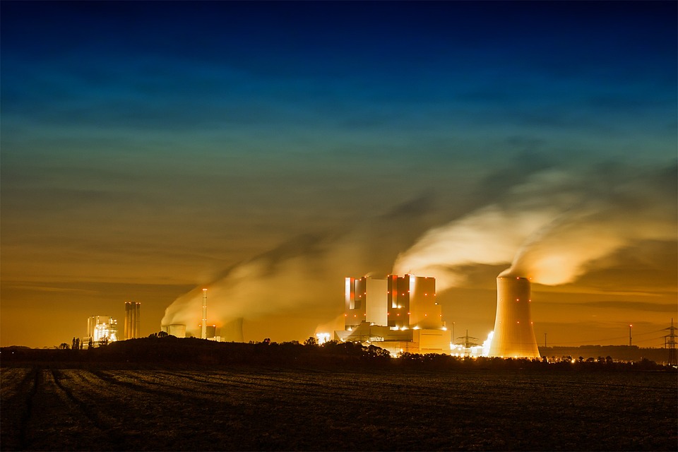 RWE steigert Gewinn durch Erneuerbare Energien und LNG-Handel – Experten positiv gestimmt
