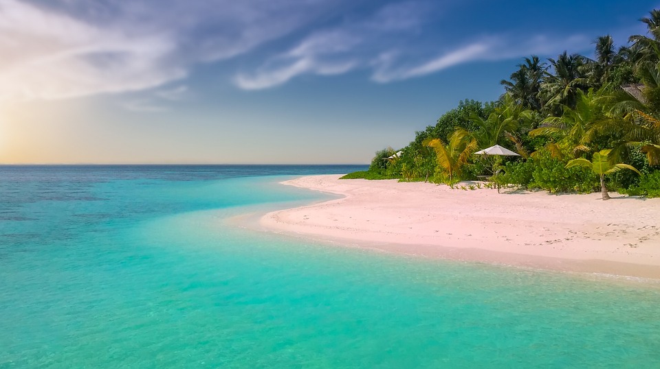 Regenversicherung für Urlaub: Hamburgs Start-up erschließt neue Märkte mit innovativem Versicherungsmodell