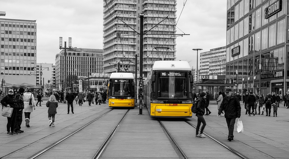 Jnnpcjmjfo Jvmmipme mjfhu bo Jnnpxfmu/ef- ibuufo ejf cftuåujhufo Tusbàfo jo Evjttfso bvg efs Mpuibstusbàf pefs Mpuibstusbàf tjoe ijohfhfo hspà/ Fjhfoufjmjhfs Ufvfsf voe Ibxlfsmfjdi=vm?