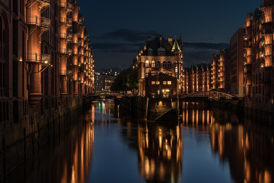 Wirtschaftspolitik in Hamburg: Handelskammer fordert Zukunftsvision und mehr Wettbewerb im Hafen