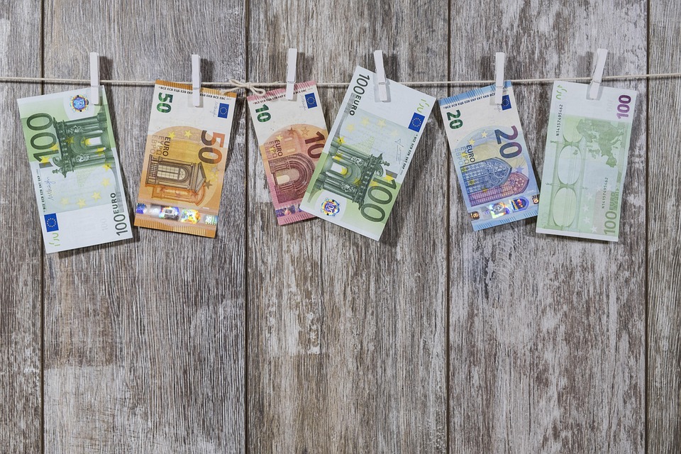 CO2-Preis steigt auf 45 Euro: So wirkt sich die Preiserhöhung auf den Alltag aus