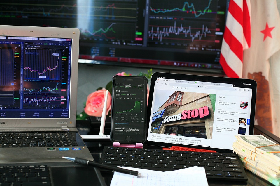 Aktienmärkte USA: Nasdaq und S&P 500 mit neuen Rekorden 28.12. – Finanzexperte erklärt Entwicklung und Ausblick