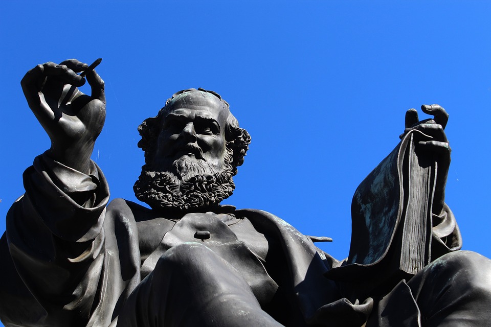 Goldman Sachs Prognose 2024: Inflation, Leitzins und Aktienmarkt – Ausblick eines Finanzexperten