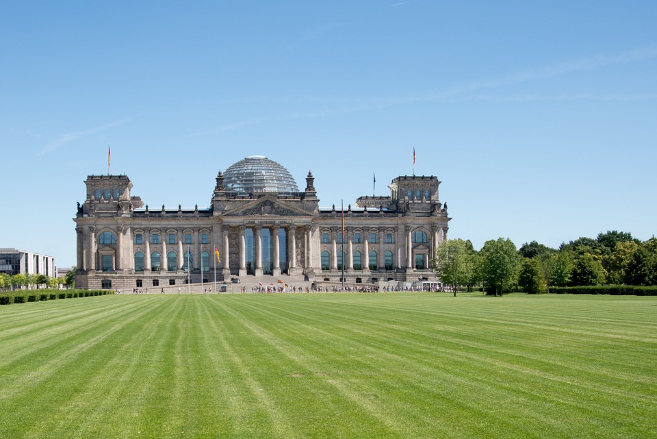 CDU-Wirtschaftsrat fordert Rücknahme von  Sozialgeschenken  – Bundesregierung in Haushaltskrise