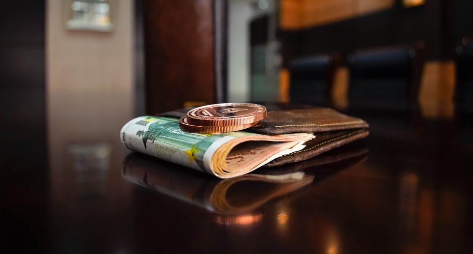 Finanzexperte: Euro verliert an Wert – Ursache und Auswirkungen auf dem Devisenmarkt