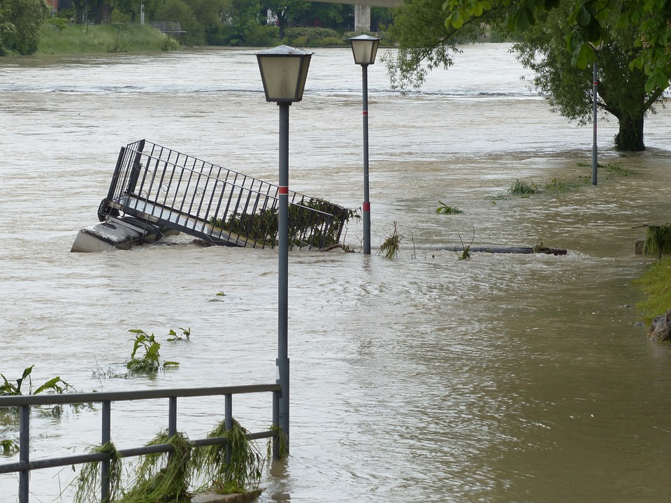 Existenzbedrohung durch Hochwasserschäden: Warum eine Elementarschaden-Versicherung so wichtig ist