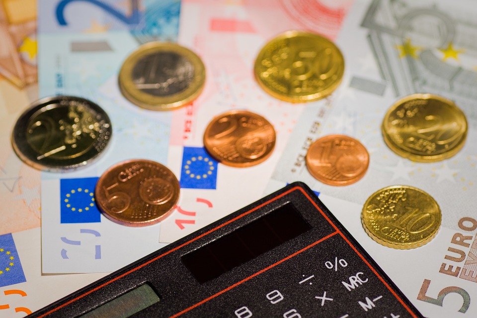 Die Schulden von Signa und Benko: Eine kritische Analyse der Finanzsituation.