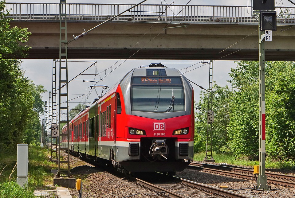Finanzexperte warnt: Deutsche Wirtschaft bleibt auf Rezessionskurs trotz Forderungen nach Kurswechsel von Gewerkschaftsnahe Ökonomen
