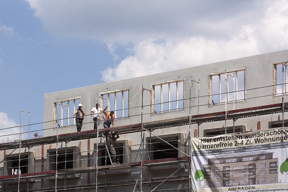 Wohnungsbau in NRW vor schwierigem Jahr: Neue Wohnungen 2024 erneut rückläufig laut NRW.Bank