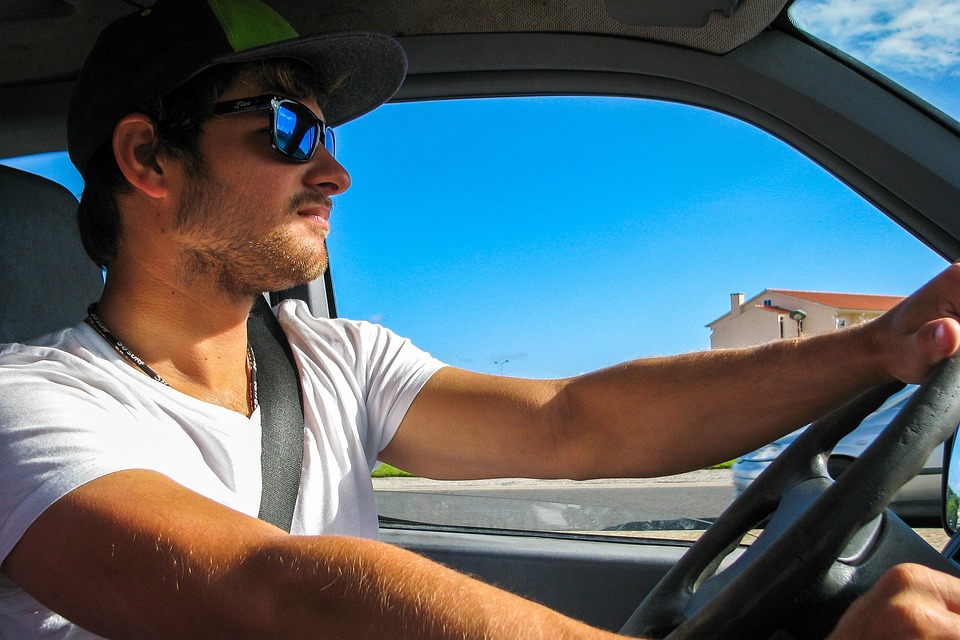 Tankstellen-Besitzer und Autofahrer in Karlsruhe äußern sich verärgert über die steigenden Preise für Benzin und Diesel – kann die CO2-Preiserhöhung gestoppt werden?