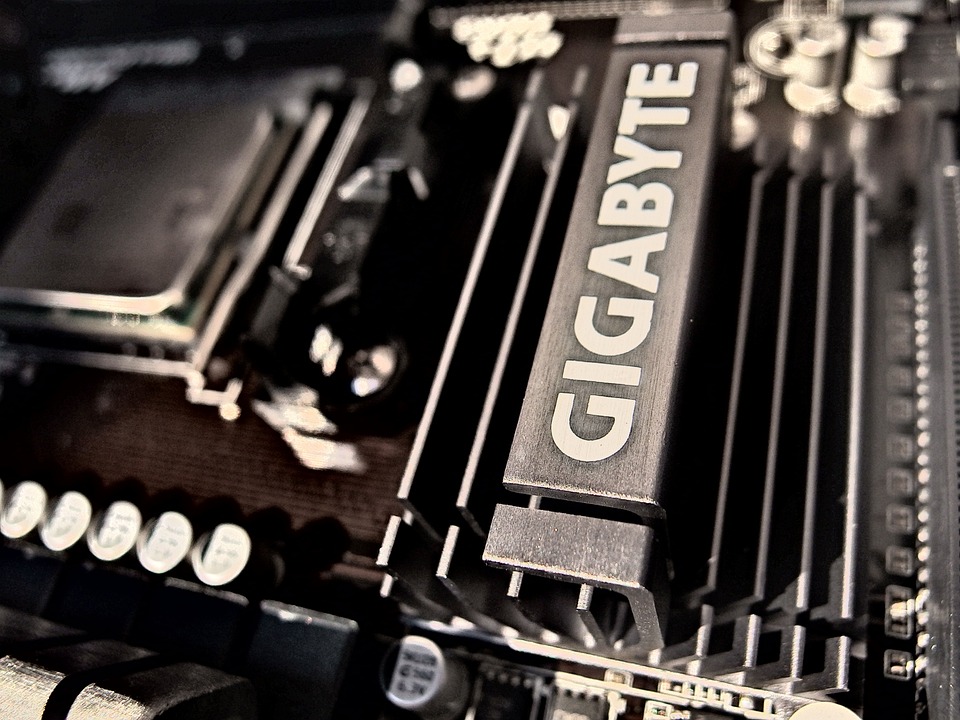 Prognose von Intel enttäuscht die Wall Street – Finanzexperte analysiert den Ausblick des Chip-Riesen