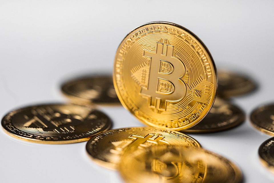 Finanzexperte analysiert: Bitcoin, Ether & Co – Aktuelle Kursentwicklung am Freitagmittag