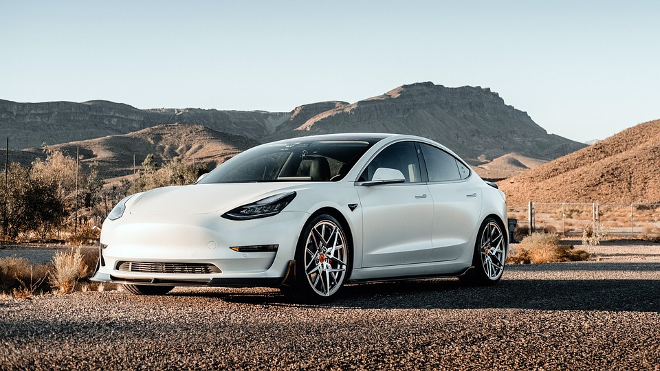 Tesla enttäuscht mit Bilanz: Was bedeutet das für Investoren?