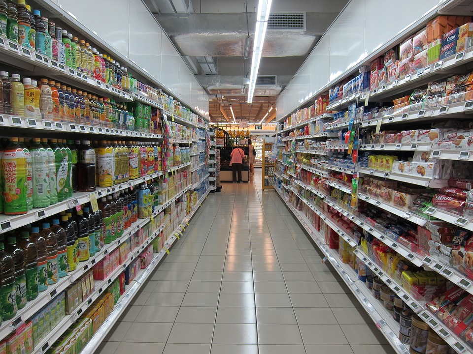 Bargeldabheben im Supermarkt: Beliebtheit steigt, Händler unter Druck