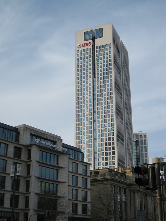 UBS erhöht Delivery Hero-Kursziel auf 53 Euro
